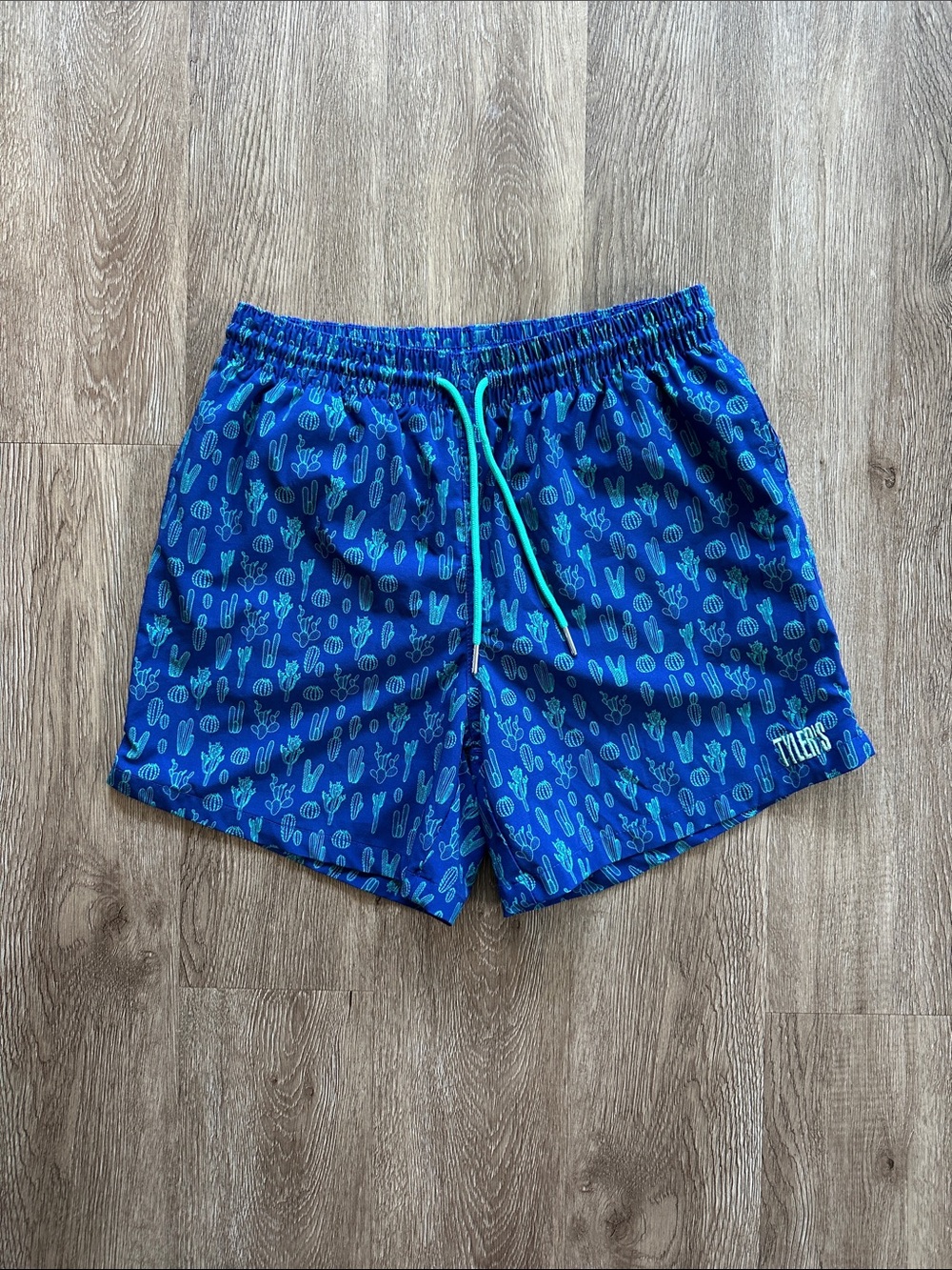 Tyler's Volley Shorts Blue Cactus Print Small 7" Inseam‎